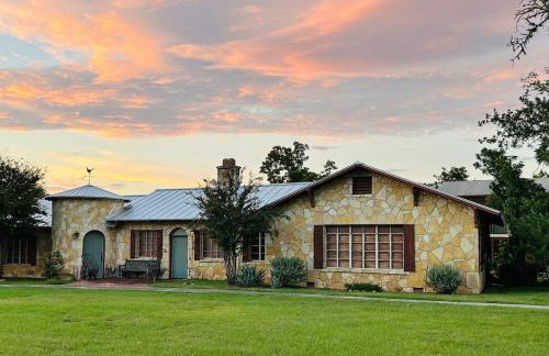 DH RIVER LODGE! Gather your herd here! - Foto 1