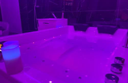 MJ Lust Room, centre var proche Verdon, cotignac, ambiance romantique - Foto 24