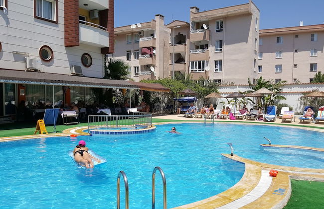 Golden Moon Apart Hotel - Photo 43