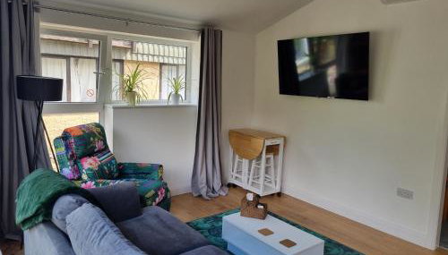 Private and Peaceful Space With Free Parking - Foto 3