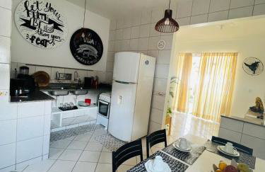 Charmoso e aconchegante espaço a 1 km da praia - Foto 8