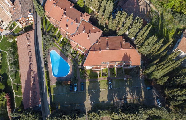 Borgo Degli Ulivi shared pool- 200m lake - Foto 34