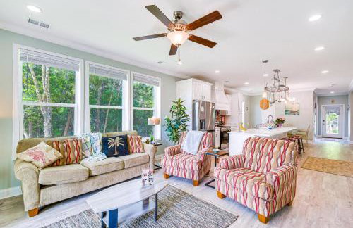 Waterfront Wolf Bay Home with Private Boathouse! - Foto 6