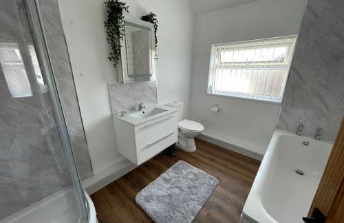 Charlesworth House - Photo 24