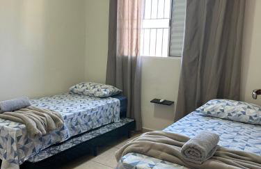 Apto Térreo | Ótima localização | Com Ar condicionado | 5 camas - Foto 4