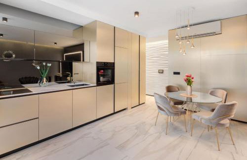 Posh Residence Luxury Suites - Photo 8
