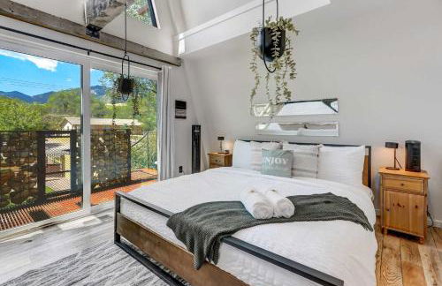 A-Frame Wonders Hot Tub w Mountain Views - Foto 25