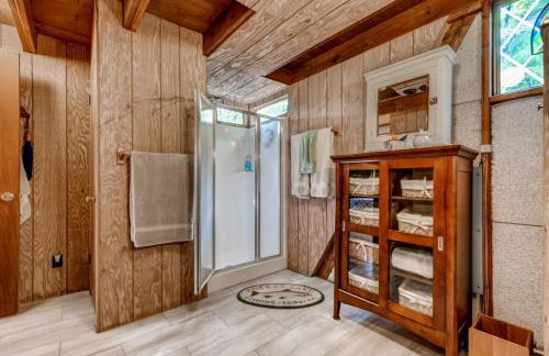 Dock and Resort Perks Quiet Lakefront Cottage - Foto 19