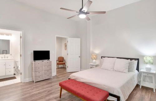 Stars on State in the Heart of Downtown Historic District - Foto 9