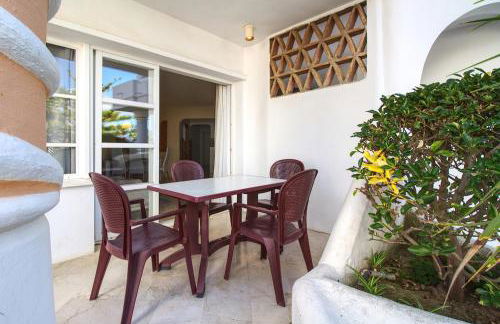 Matchroom Country Club Resort - Photo 8