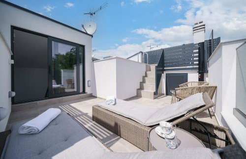 "Golden Sky"Rooftop Pool Villa - Photo 63