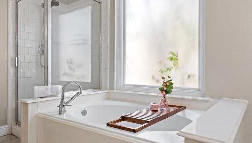 Artist Retreat at Cypress Creek - Hotub - Sleeps 9 - Foto 4