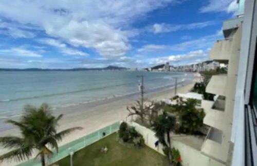 Ap pé na areia itapema frente mar - Foto 3