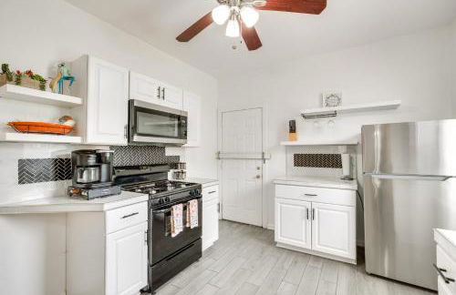 Luxurious 2BR Kansas City Condo Near Downtown - Photo 8