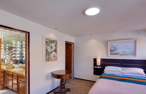 Breezy and Central Monterey Apt with Bay View! - Foto 14