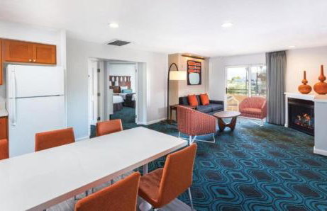 Family fun in Palm Springs in this resort 2BD condo with resort amenities including kids pool - Foto 23