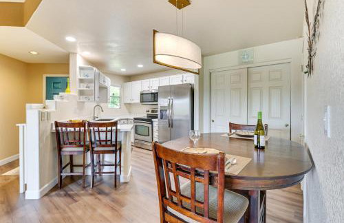 Getaway with Balcony and Spa 13 Mi to Old Town - Foto 7