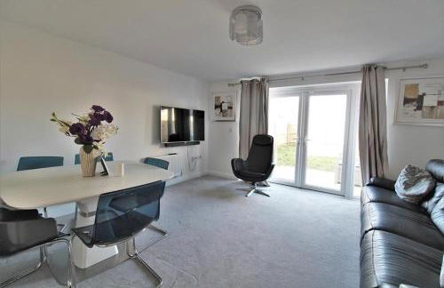 5 bed and 3 bath house in London - Photo 1