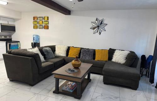 HUGE In-Law Apt Beach Oasis- Private entrance - Foto 6