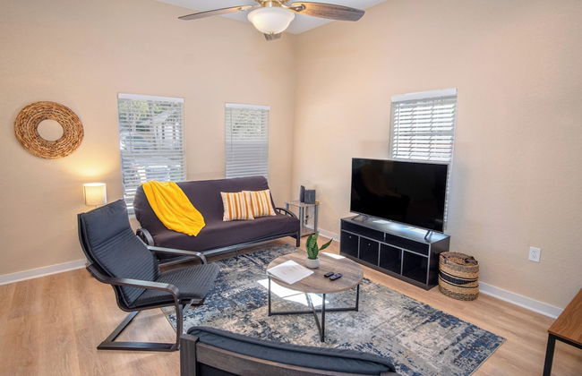 3 Br/1 BA Remodeled Home Near Downtown - Photo 12