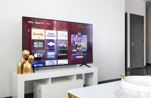 Bright & Cozy 2BR Retreat w Parking Broad Ripple - Foto 12