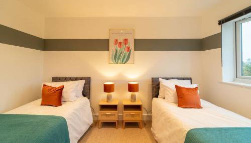 Elegant Home with Free WiFi & Parking - Netflix -Ideal for Relocation - Foto 5