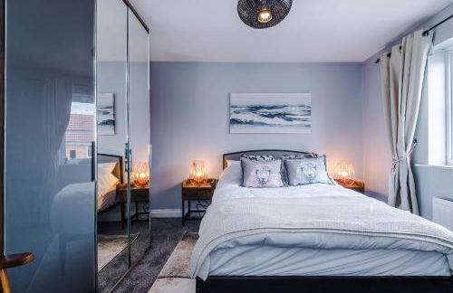 Beach Retreat with Hot Tub Sleeps 8 - Foto 31