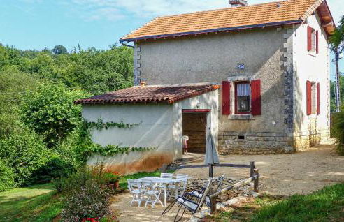 Beautiful Home In Nanteuil-En-Vallée With Wifi - Foto 1