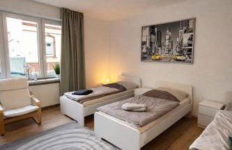 Modern City Apartment with 3 Beds & Smart TV - Foto 6