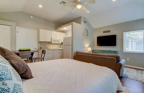 Beautiful Studio in Downtown Dunedin! - Photo 12