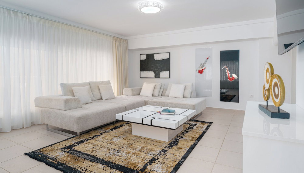 Voula Luxury Modern Living with Garden - Foto 1, Imagen principal