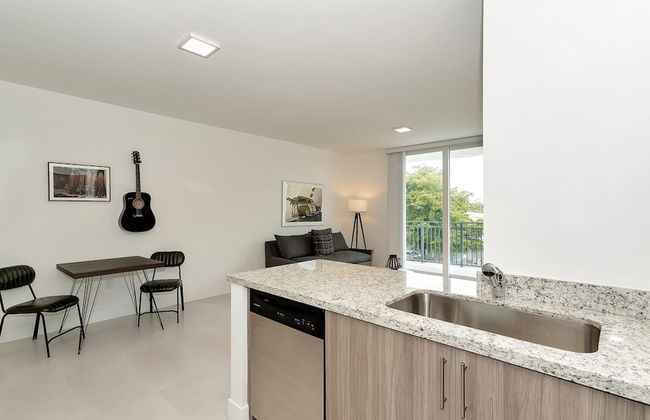 Roami at Grove 27 - Photo 99