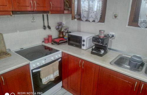 Kamari Guesthouse - Photo 29