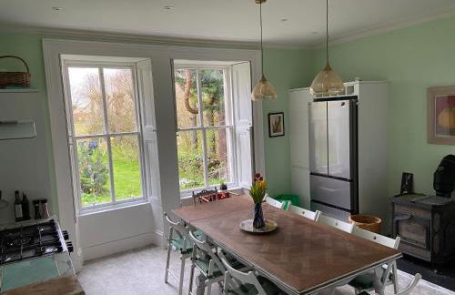 Beautiful Listed Mansion with incredible woodland views - Photo 34