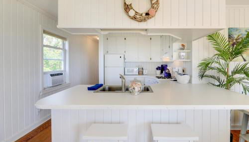 Waterfront Crystal Coast Vacation Rental with Deck! - Foto 3