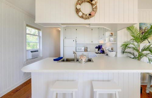 Waterfront Crystal Coast Vacation Rental with Deck! - Foto 3