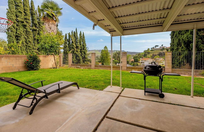 Serene Retreat & Modern Comforts in Rowland Heights - Foto 77