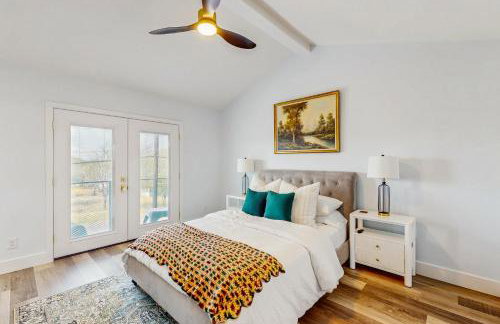 Modern Living in Texas! Home 2 Blocks to Lake LBJ - Foto 8