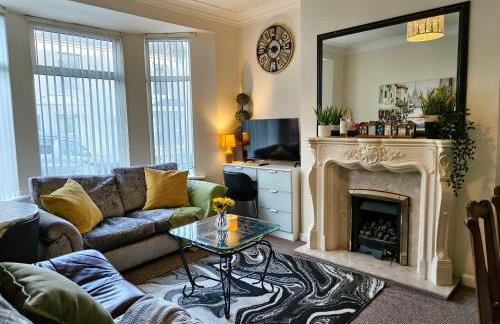 4 bed rooms 5 double beds holidays house near train station - Foto 5