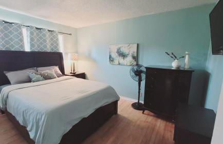 Riverside Home With a Rustic Charm - Foto 28