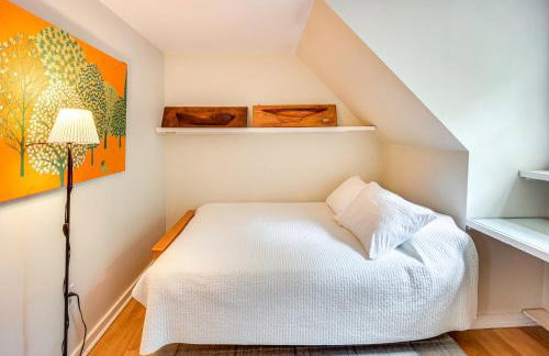 Expansive Wilmot Escape with Deck Near Skiing! - Foto 29