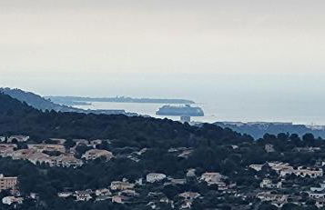 "La Colombe sous les Oliviers" Gîte jusqu'à 4 personnes - 75m2 - Sur Boooking - Rez de jardin Piscine Vue mer et lac - Foto 43