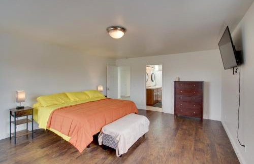 Crescent City Home with Hot Tub Half-Block to Beach - Foto 13