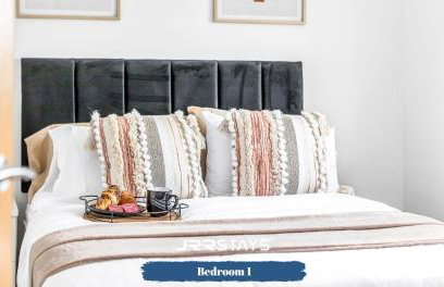 Dudley - Stylish 3 Bedroom Sleeps 6 Wi-Fi - JRR Stays - Foto 13