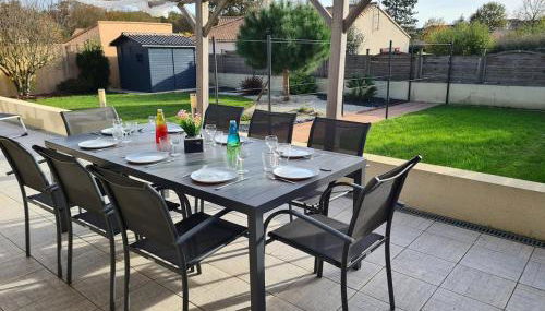 Le Donjon charmant gîte avec jardin et terrasse proche du Puy duFou - Foto 4