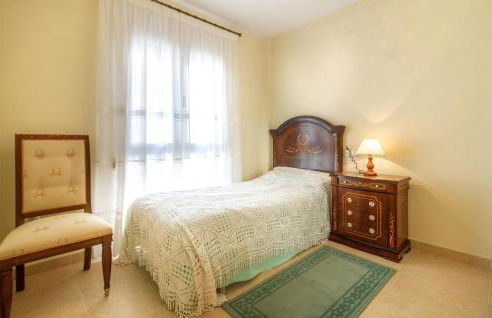 3 Bedroom Stunning Apartment In Calpe - Photo 25