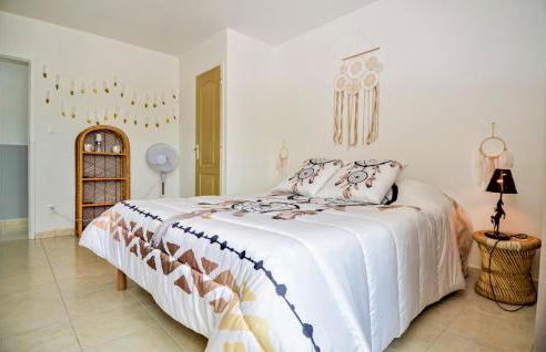 Beautiful Home In Méjannes-Le-Clap - Photo 6