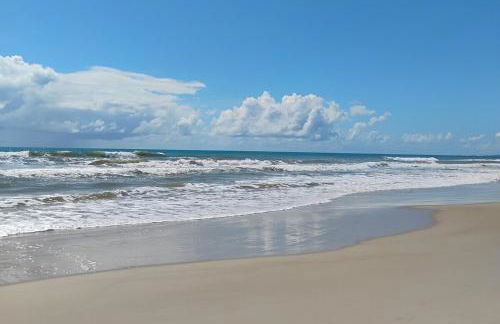 Apartamento Pé na Areia - Ótima Localização - Conforto à beira-mar - Foto 37