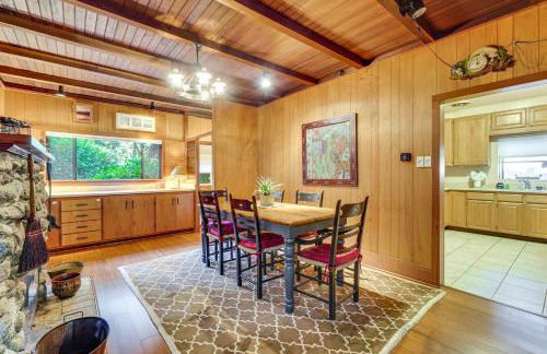 13 Mi to Beach! Forest Brook Creekfront Cabin - Foto 10