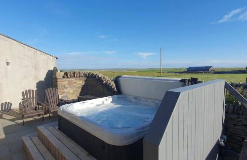 Exceptional 4 bed converted church with hot tub - Photo 2